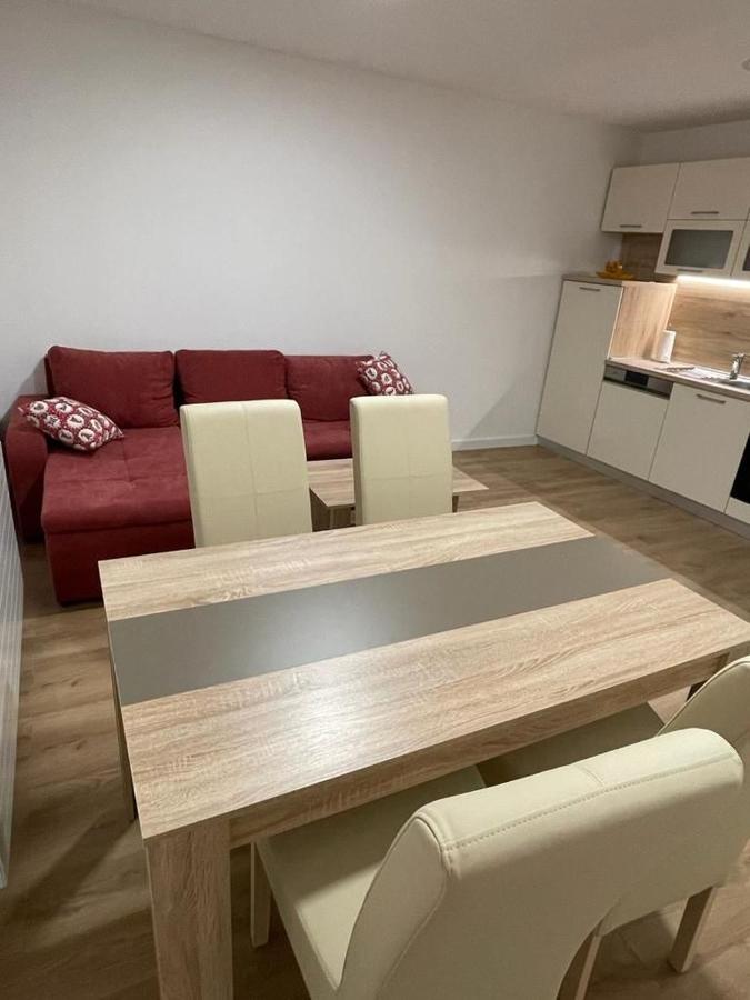 Apartmani Daisy Велика-Горица Экстерьер фото