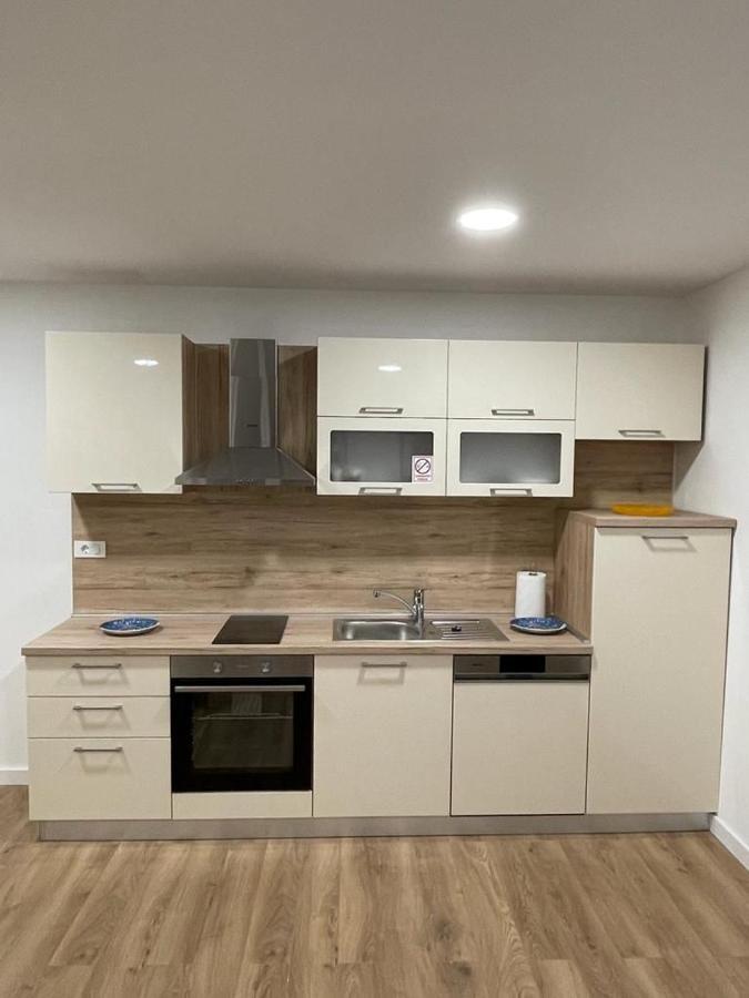 Apartmani Daisy Велика-Горица Экстерьер фото